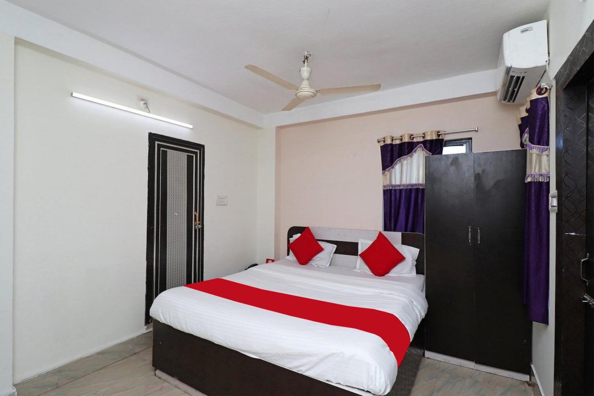 Hotel Padoshi Official