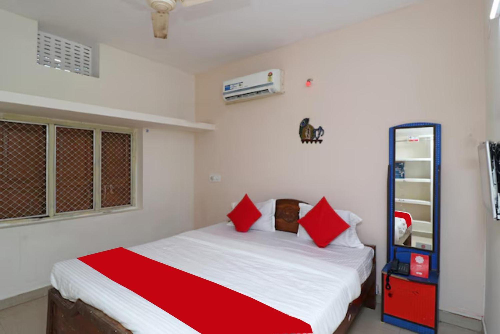 Hotel Padoshi Official