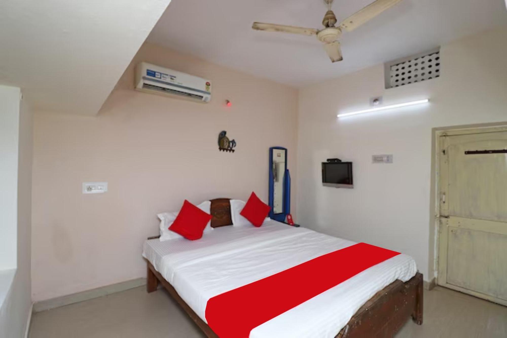 Hotel Padoshi Official