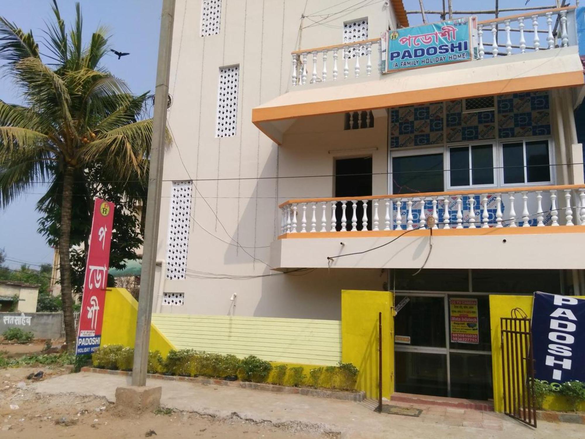 Padoshi Official Hotel 3*
